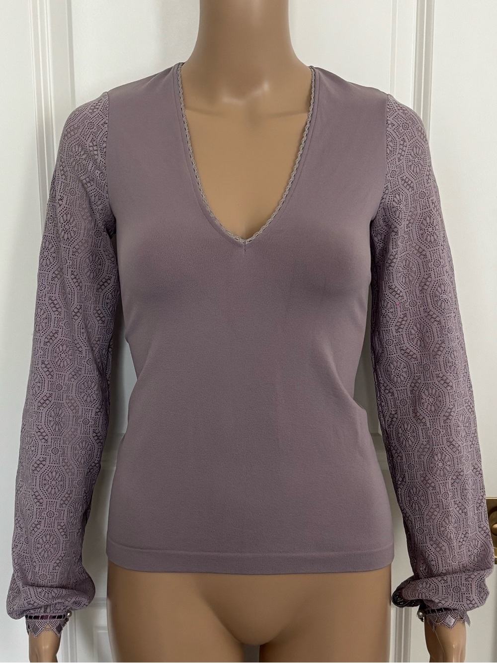 Wolford lavender V-Neck Top with Lace Long Sleeves